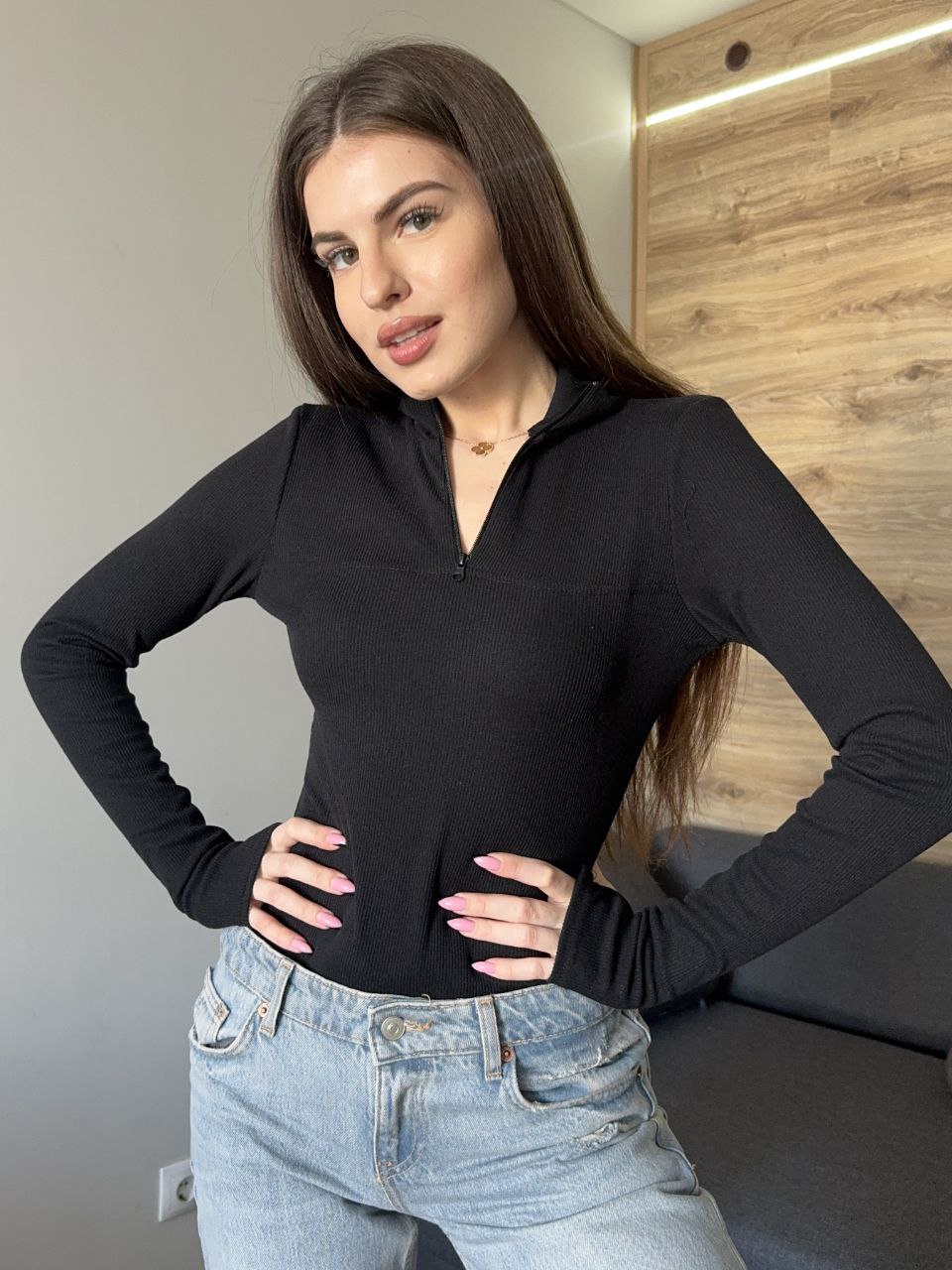 Теплый однотонный боди в рубчик черного цвета 35012