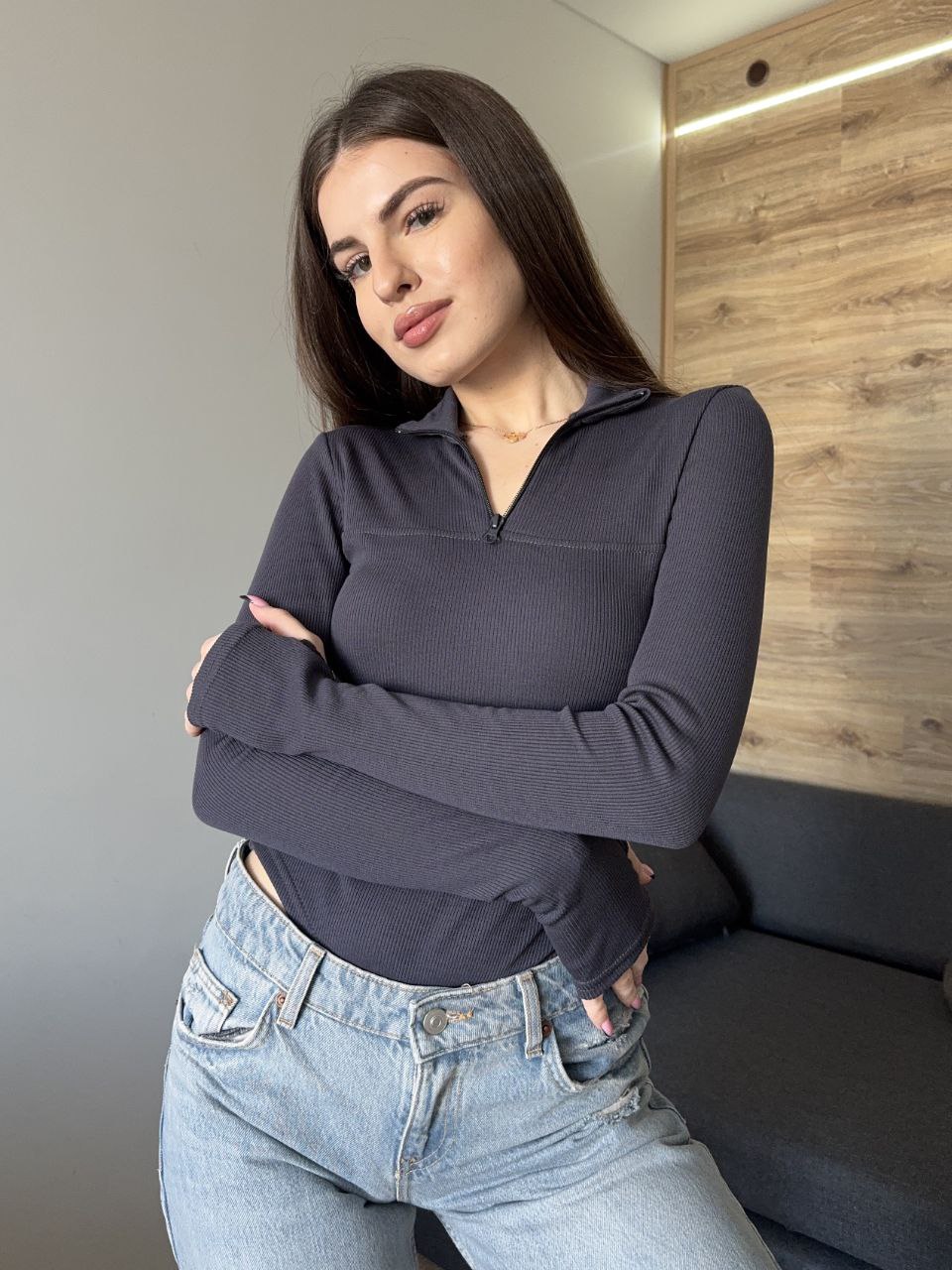 Теплый однотонный боди в рубчик графитового цвета 35010