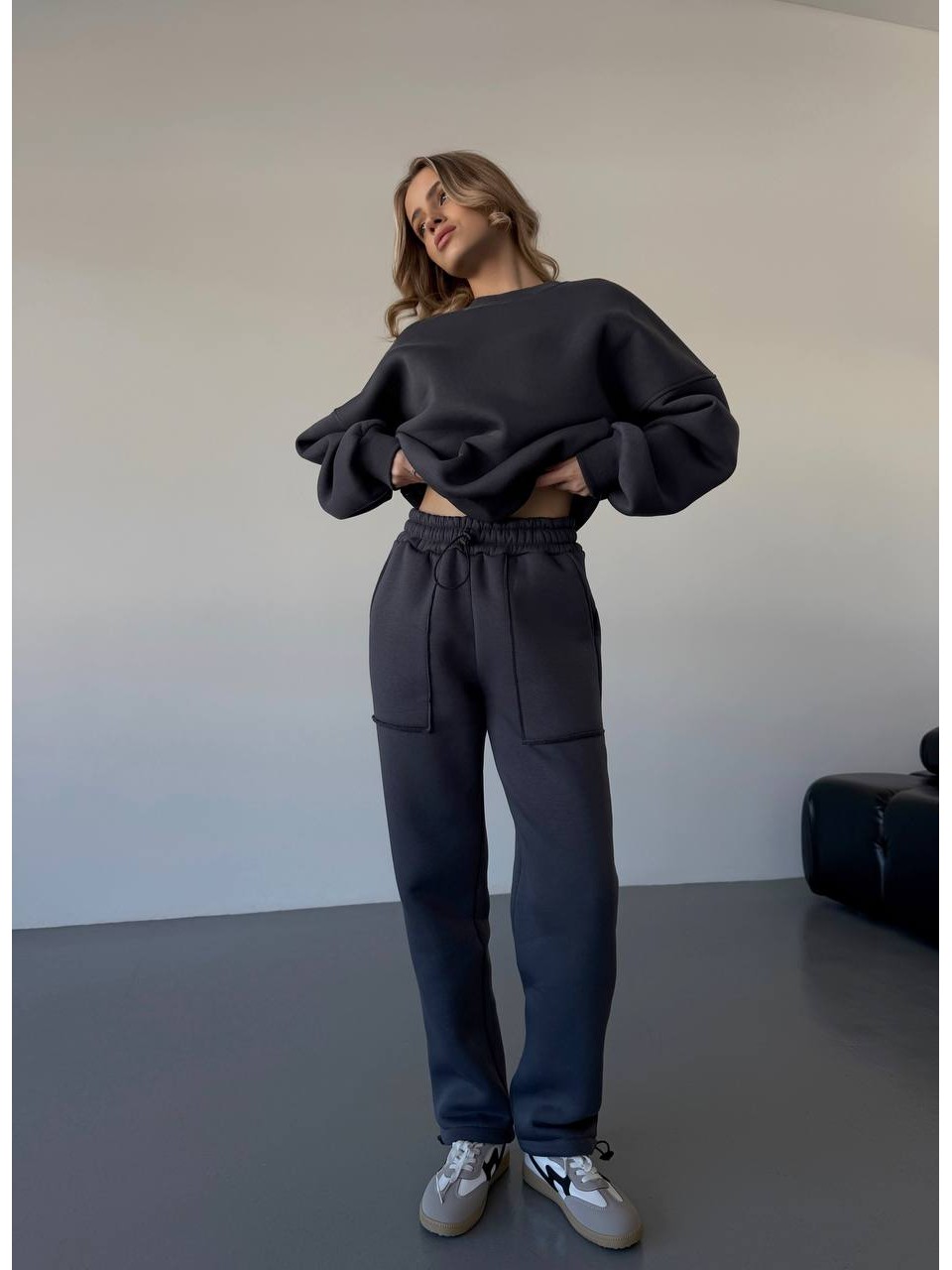 Теплий жiночий костюм графiтового кольору 35626