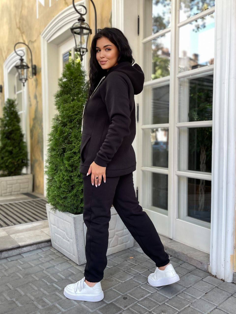 Теплий жіночий костюм iз змiйкою чорного кольору 34201