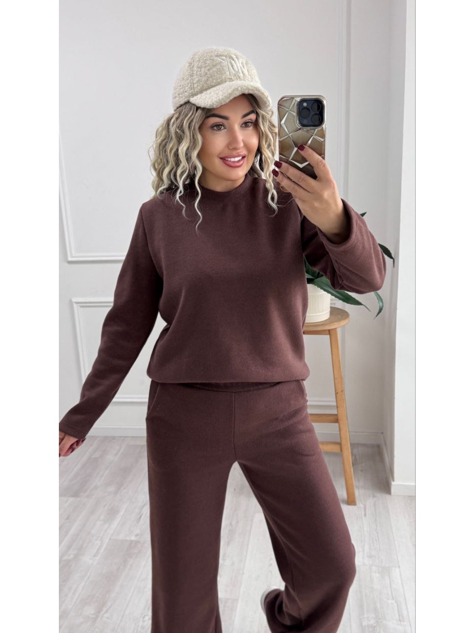 Теплий жiночий костюм кавового кольору 35462