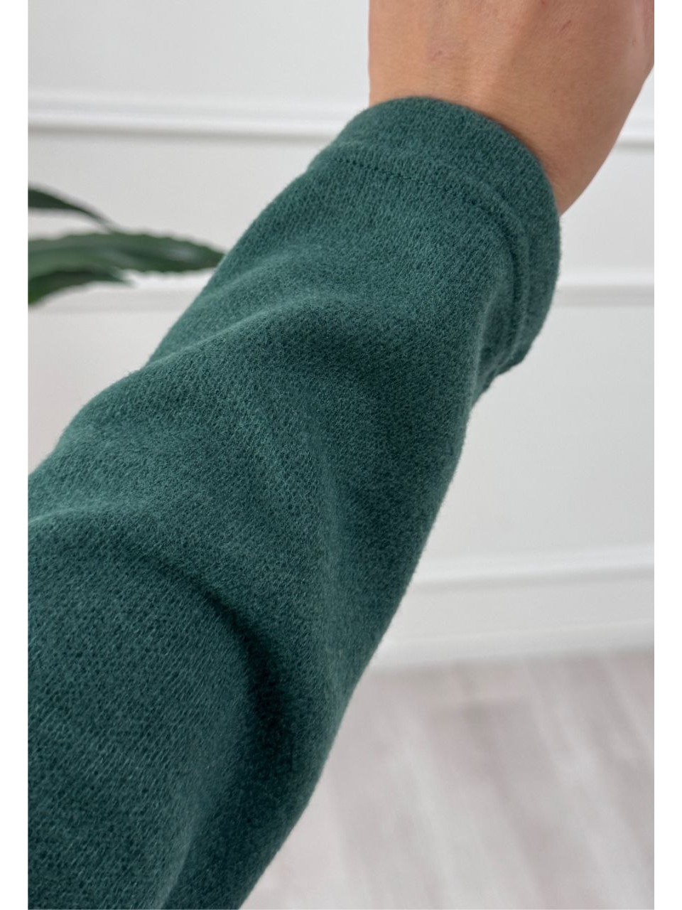 Теплий жiночий костюм смарагдового кольору 35461