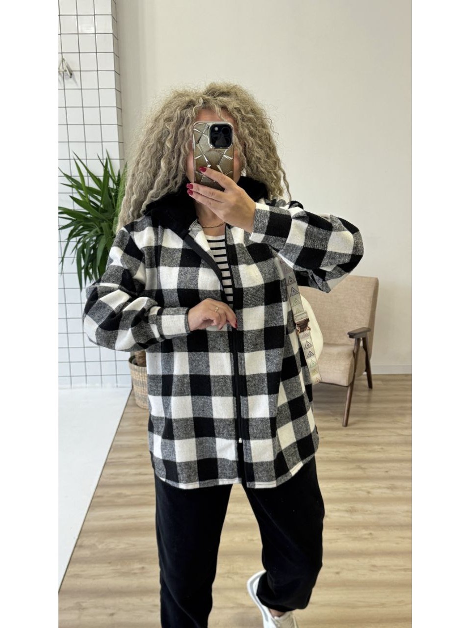 Теплий жiночий костюм сорочка+джогери чорного кольору 35817