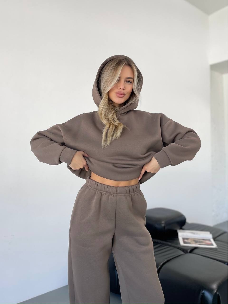 Теплий жiночий костюм з капюшоном кавового кольору 35812