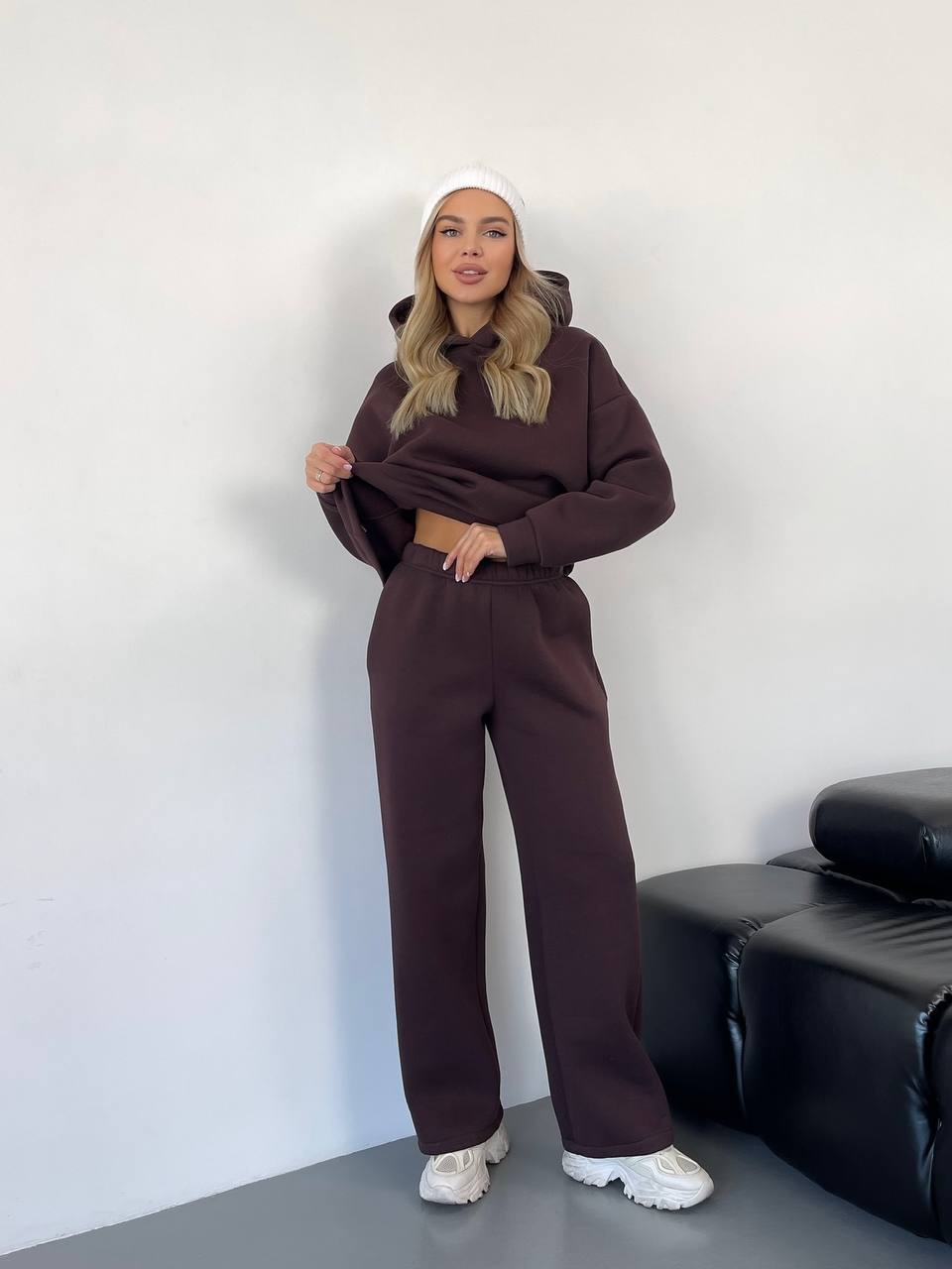 Теплий жiночий костюм з капюшоном коричневого кольору 35809