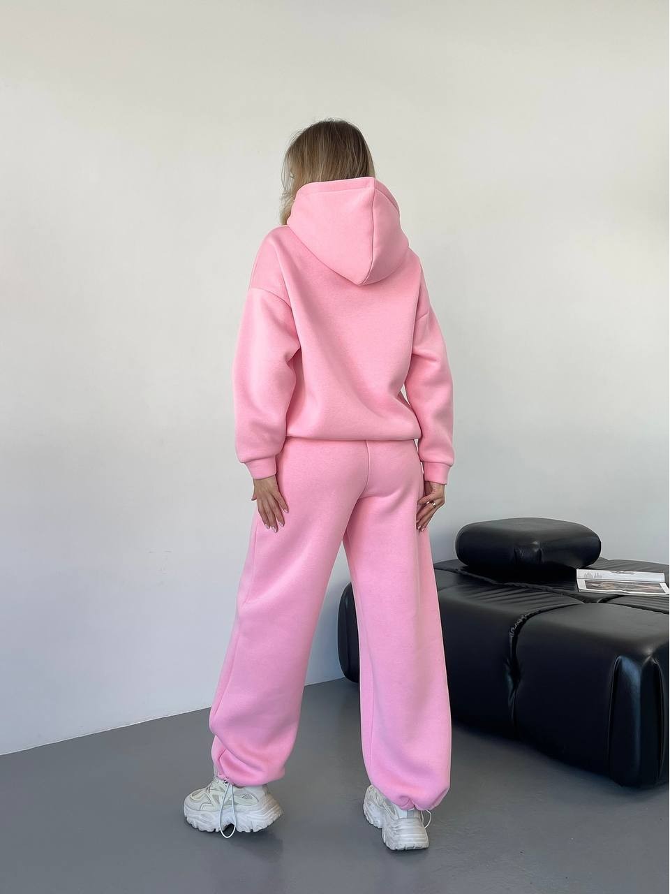 Теплий жiночий костюм з капюшоном рожевого кольору 35811