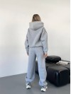 Теплий жiночий костюм з капюшоном сiрого кольору 35813