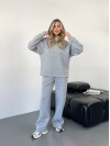 Теплий жiночий костюм з капюшоном сiрого кольору 35813