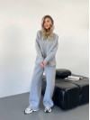 Теплий жiночий костюм з капюшоном сiрого кольору 35813