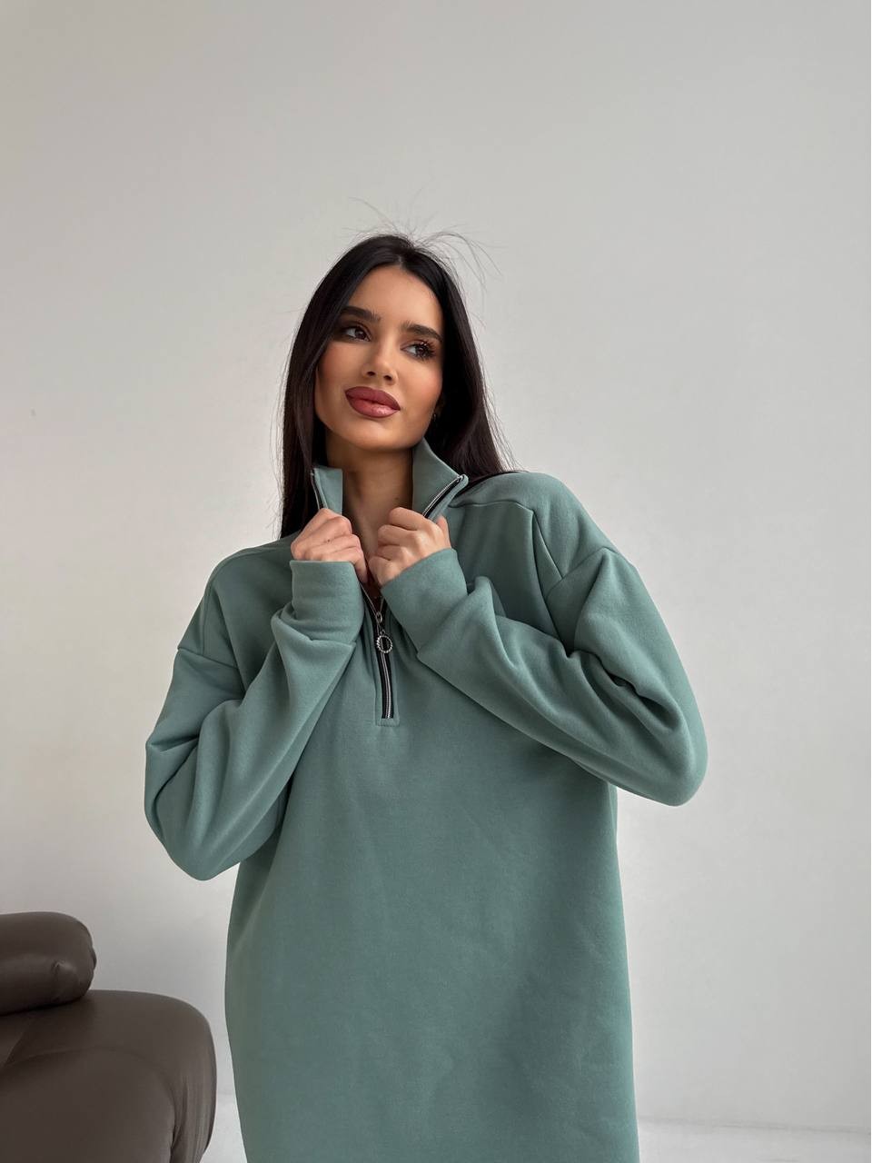 Тепла сукня на флісі фiсташкового кольору 30405