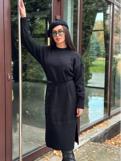 Тепла сукня з поясом чорного кольору 30081