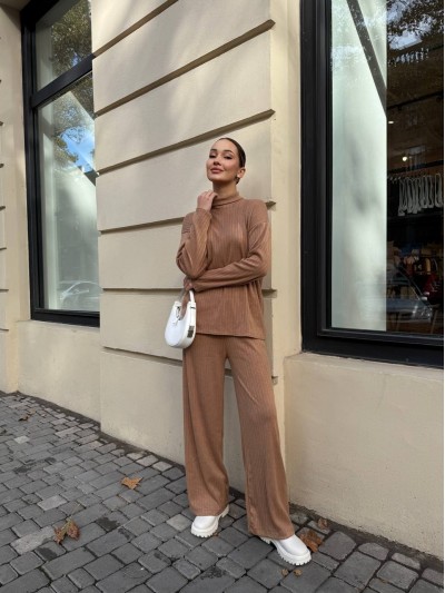 Теплий прогулянковий костюм коричневого кольору 29606