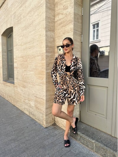 Трендовий прогулянковий костюм з шортами леопардового кольору 28261