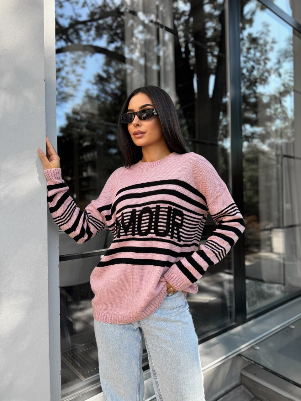 Подовжений жіночий светр із написом рожевого кольору 29903