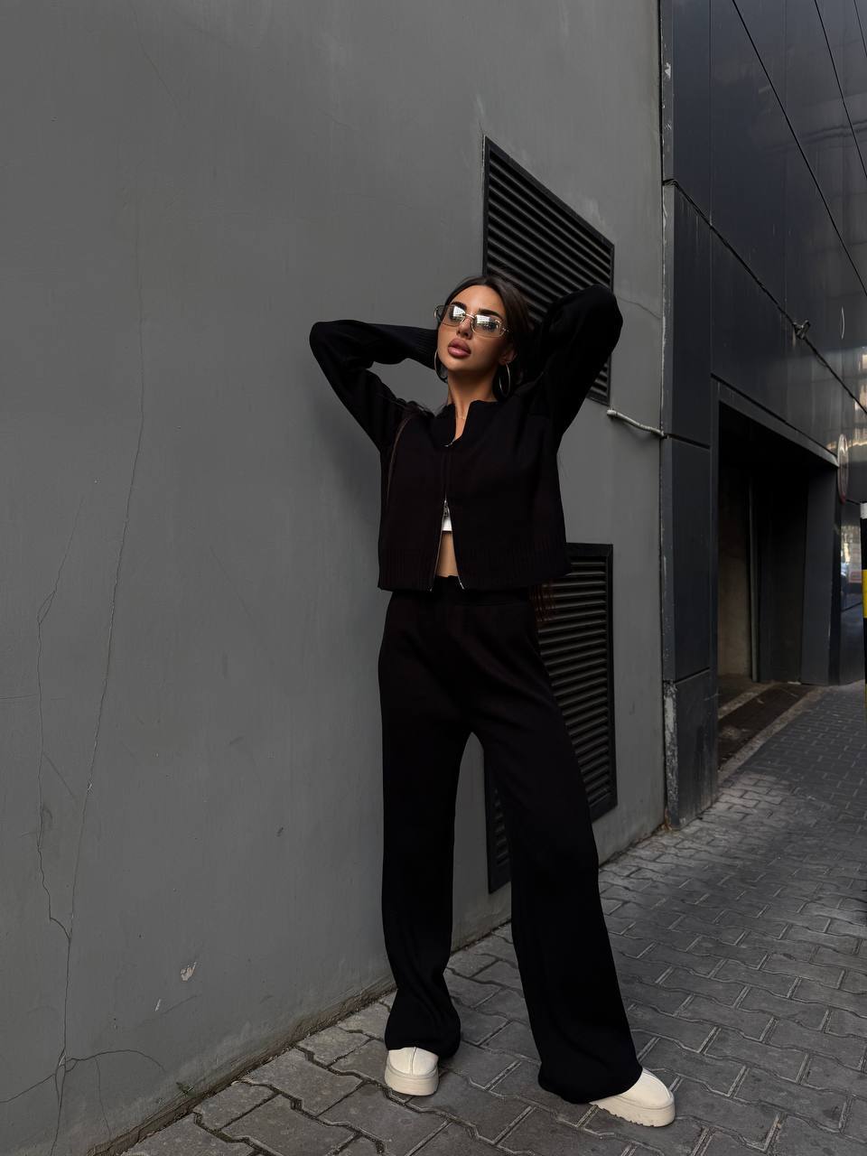 Унiверсальний жiночий костюм 2-ка чорного кольору 35463