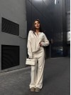 Унiверсальний жiночий костюм 2-ка молочного кольору 35464