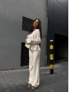 Унiверсальний жiночий костюм 2-ка молочного кольору 35464