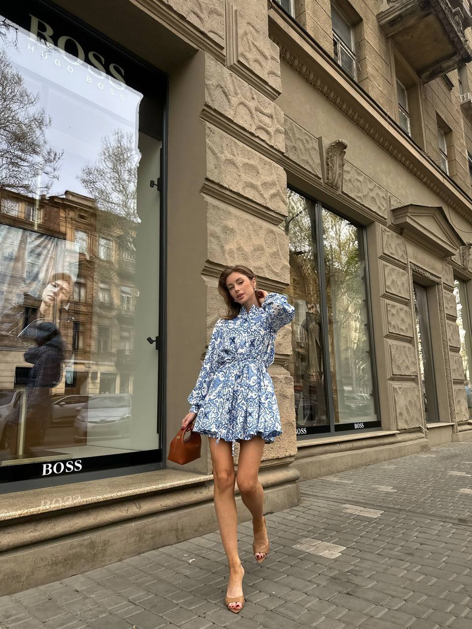 Утонченное легкое платье голубого цвета 28872