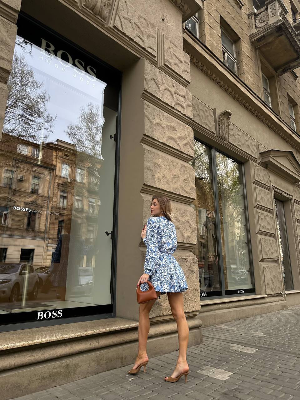 Утонченное легкое платье голубого цвета 28872