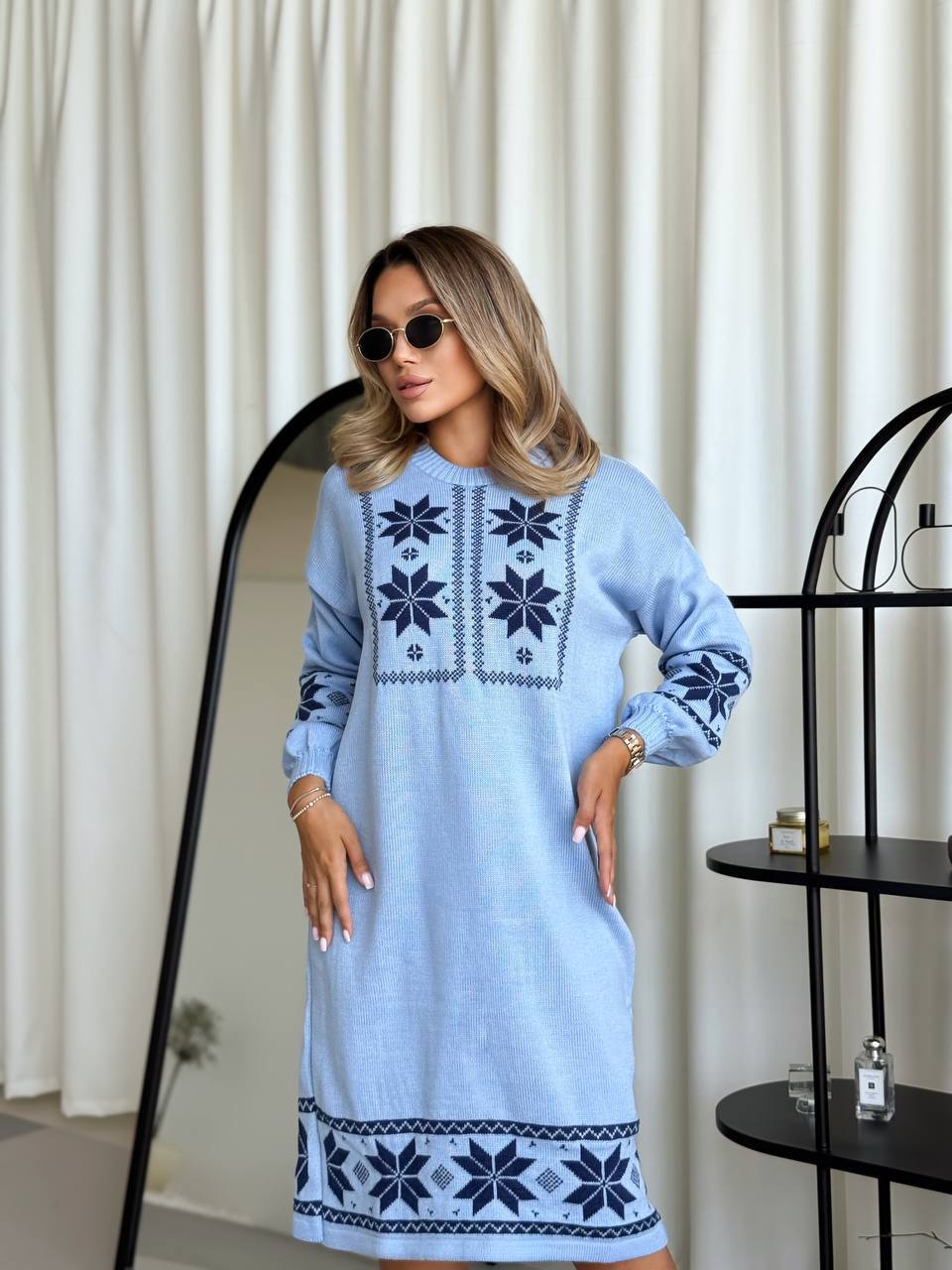 Вязаное платье с этничным рисунком голубого цвета 34357