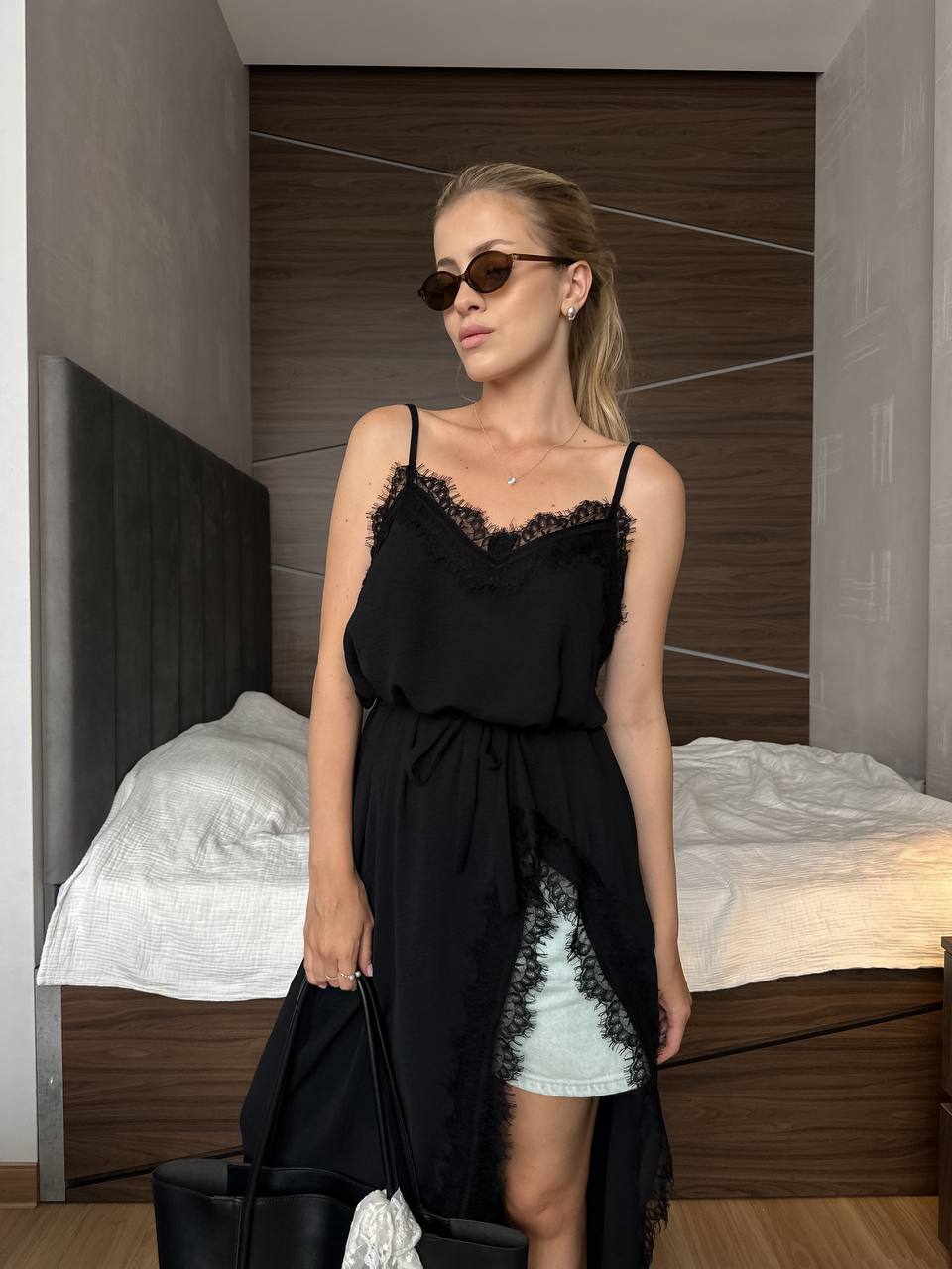 Вечерний сарафан с вырезом черного цвета 33925