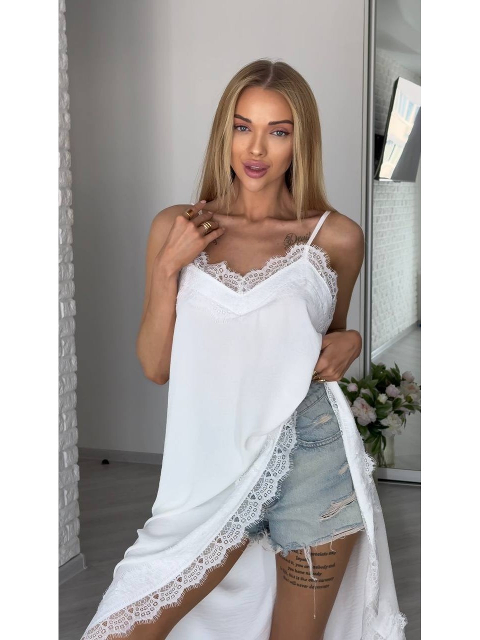 Вечерний сарафан с вырезом молочного цвета 33924