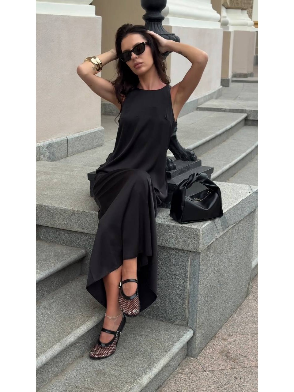 Вечернее шелковое платье макси черного цвета 33870