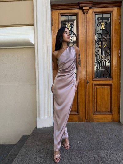 Вечірня шовкова сукня максі пудрового кольору 34376