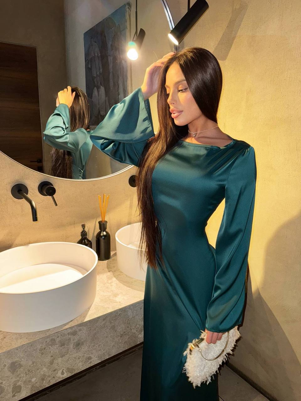 Вечернее шелковое платье макси зеленого цвета 35375