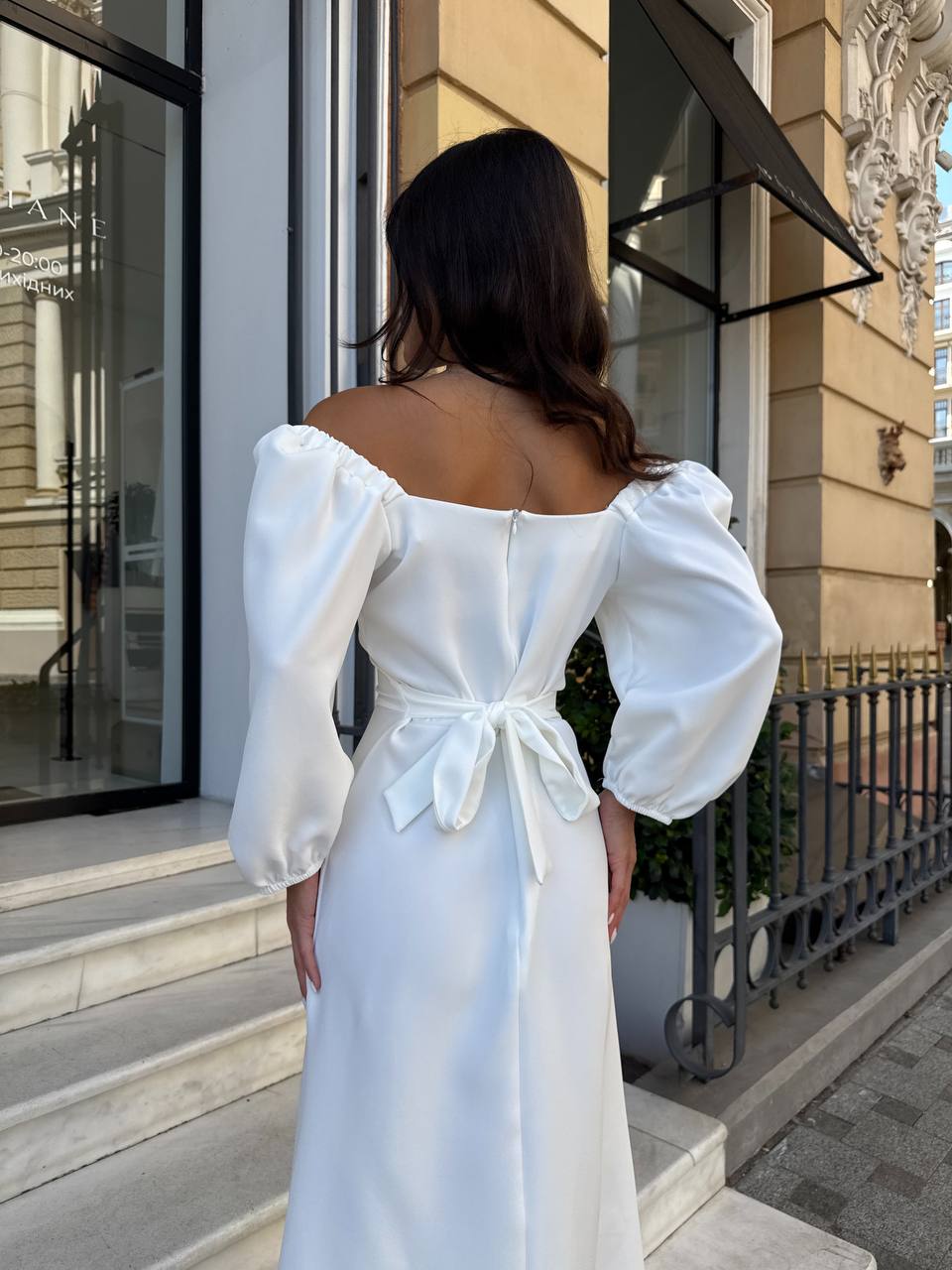 Вечірня сукня мiдi молочного кольору 34142