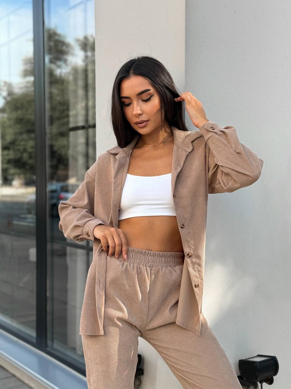 Вельветовий костюм на гудзиках бежевого кольору 34382