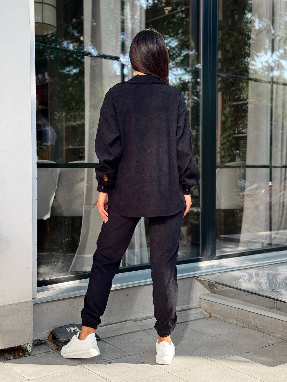 Вельветовый костюм на пуговицах черного цвета  34380