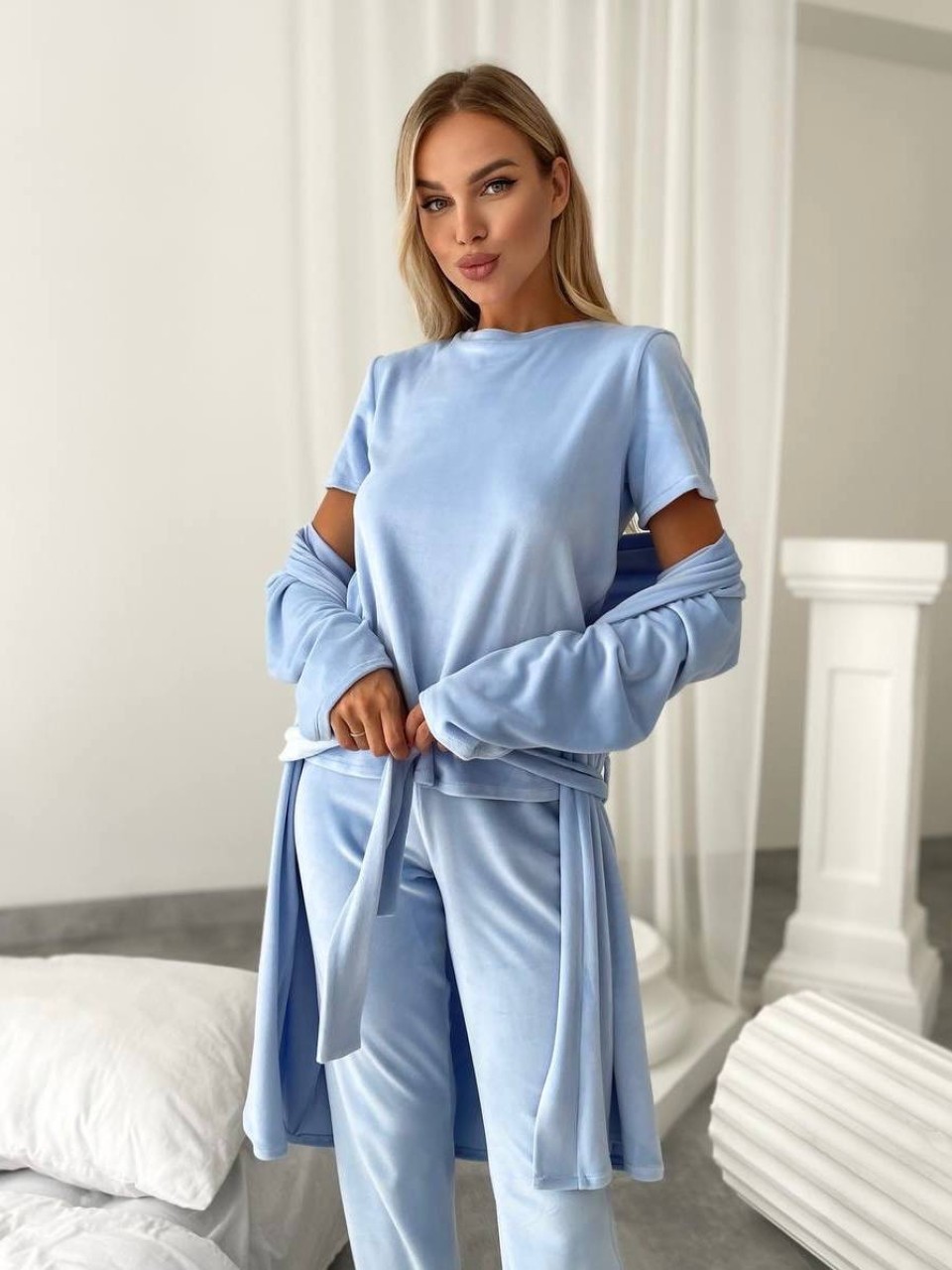 Велюровий домашній комплект трiйка блакитного кольору 34542