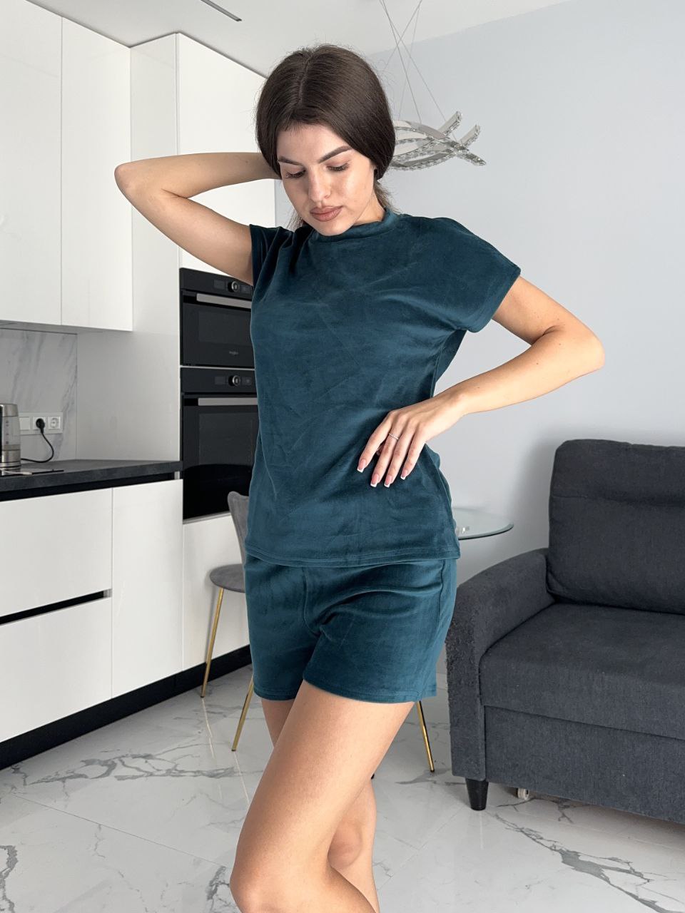 Велюровий домашній комплект трiйка зеленого кольору 35631