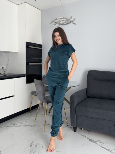 Велюровий домашній комплект трiйка зеленого кольору 35631