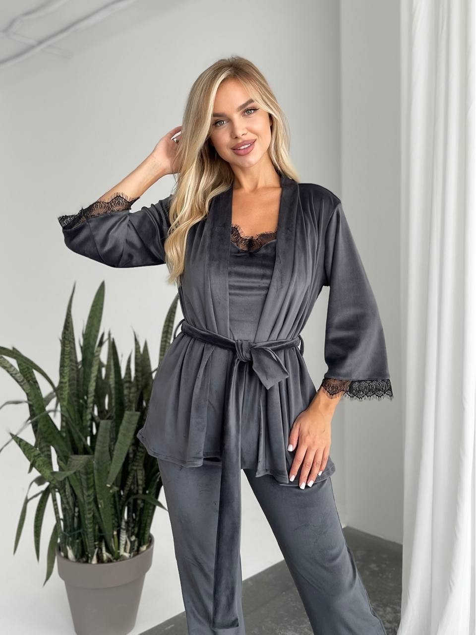 Велюровий домашній костюм трiйка графiтового кольору 34559