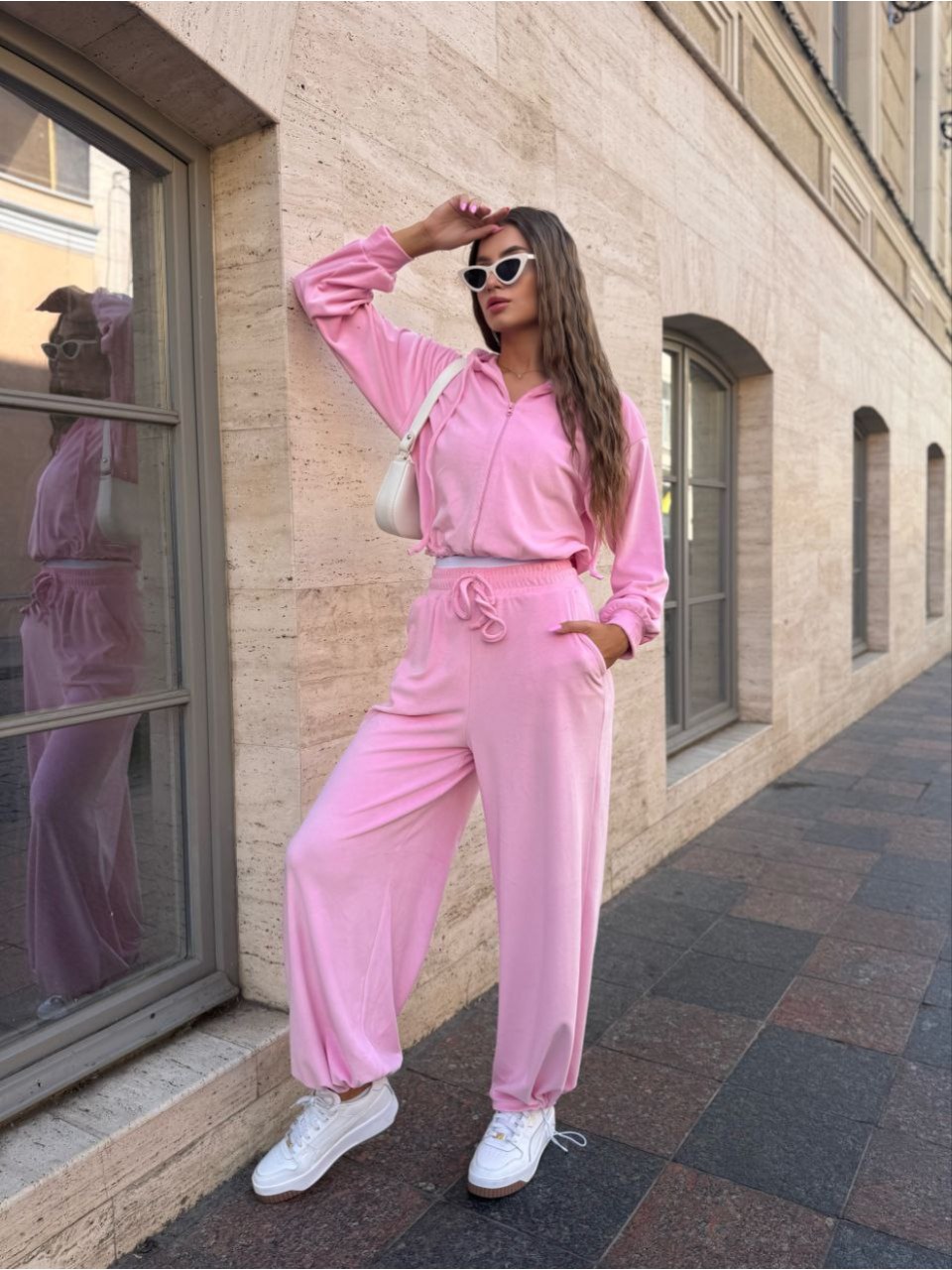 Велюровий жіночий костюм на блискавці рожевого кольору 34692