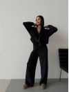 Велюровий жіночий костюм з капюшоном чорного кольору 34210