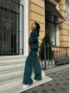 Велюровий жіночий костюм зеленого кольору 34058