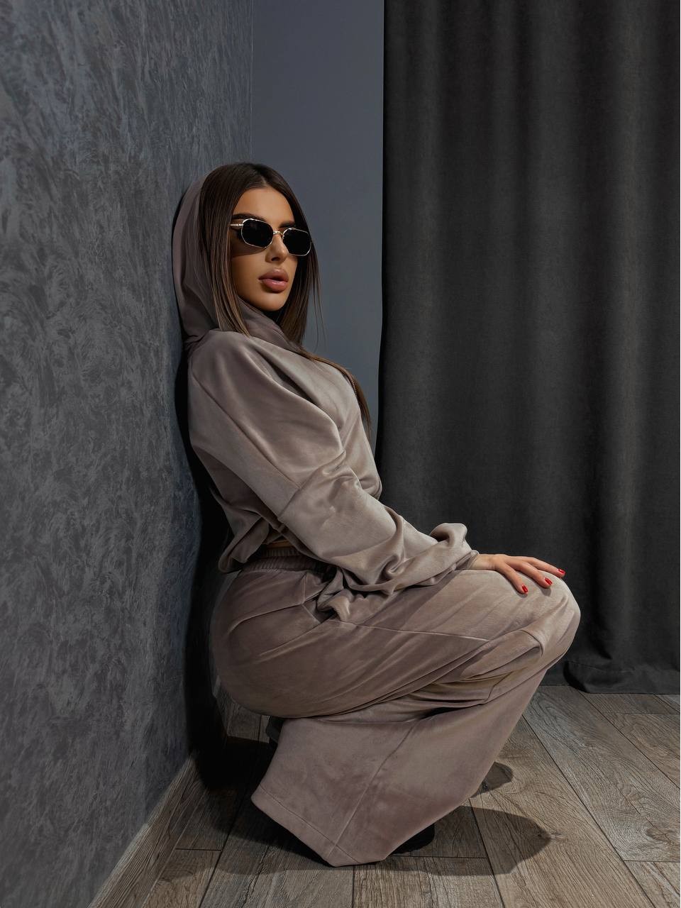 Велюровый женский костюм кофейного цвета 31238