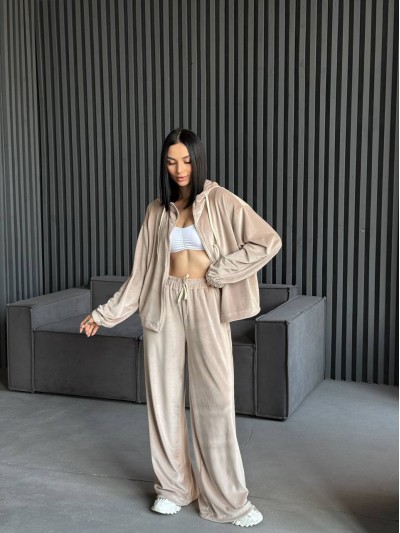 Велюровий жіночий костюм на блискавці бежевого кольору 31472