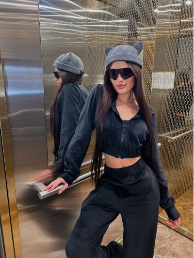 Велюровий жіночий костюм на блискавці чорного кольору 31224