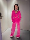 Велюровий жіночий костюм на блискавці малинового кольору 31894