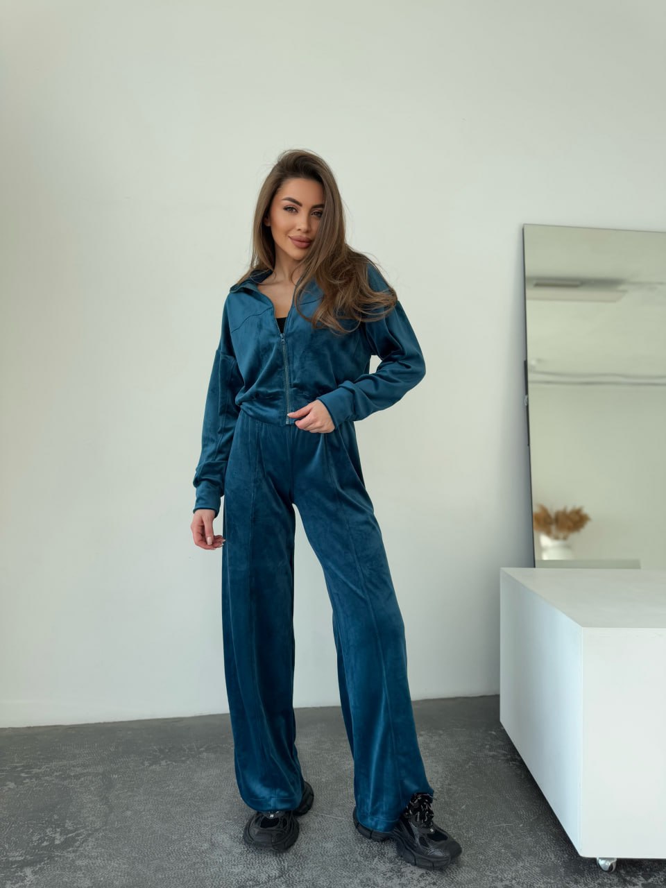 Велюровий жіночий костюм на блискавці кольору морської хвилі 31207