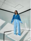 Велюровий жіночий костюм з капюшоном блакитного кольору 31710