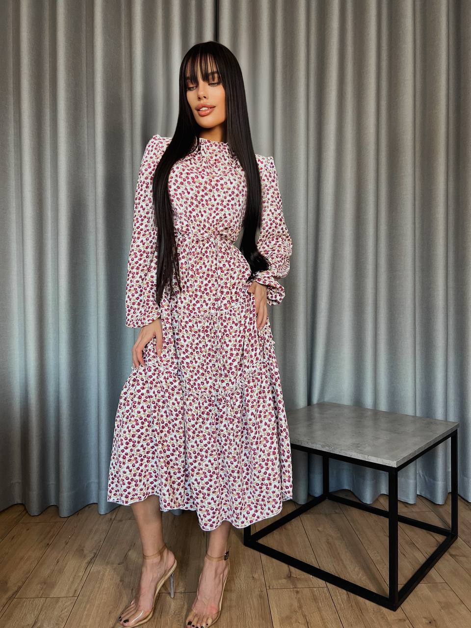 Воздушное платье миди в цветок пудрового цвета 31530