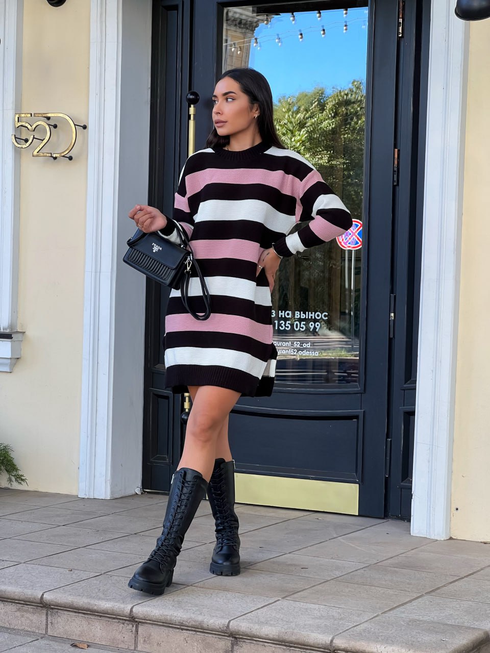 Вязаное платье в полоску черного цвета 29893