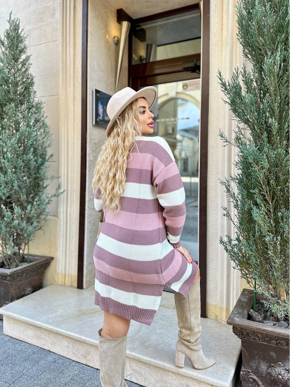 В'язане плаття в смужку пудрового кольору 29892