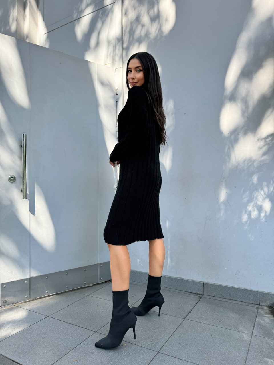 В'язана напіввовняна сукня чорного кольору 29962