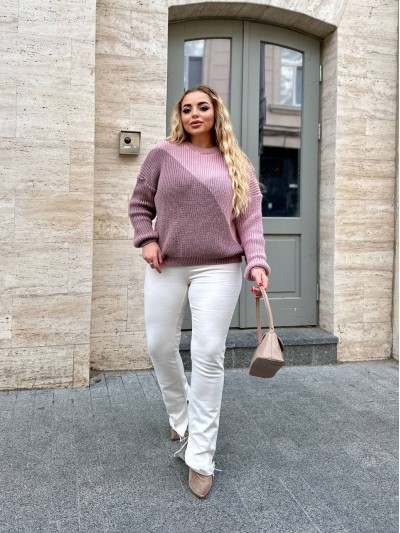 В'язаний жіночий светр пудрового кольору 29898